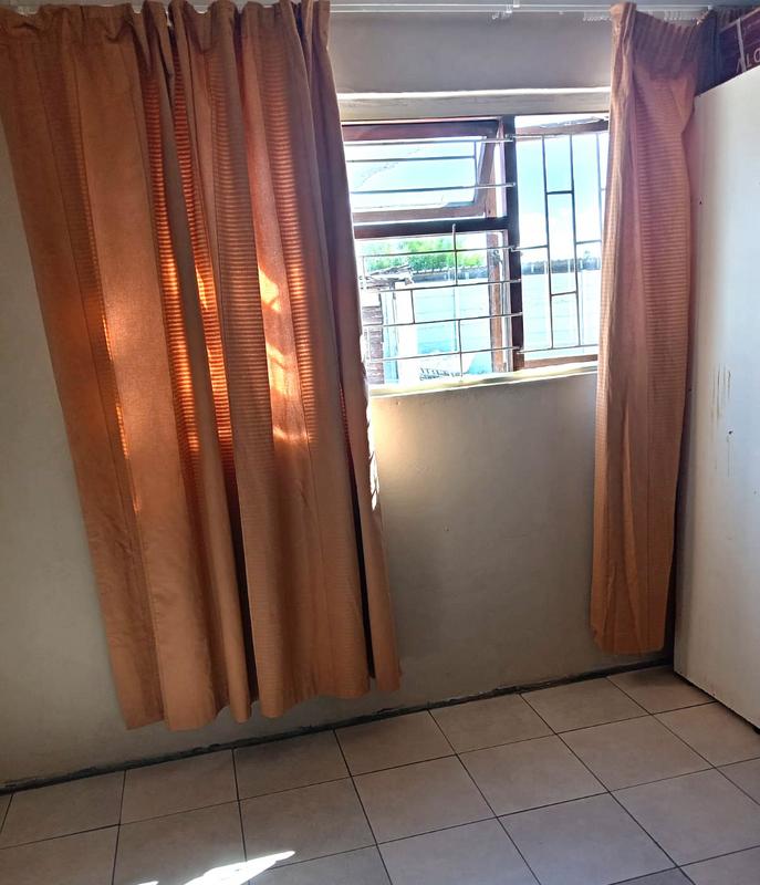 2 Bedroom Property for Sale in Peerless Park Western Cape